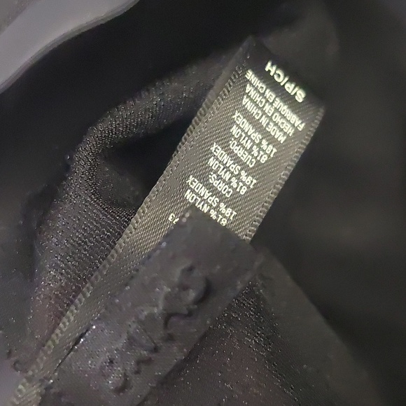 Nwot SKIMS black thong shapewear small - Picture 3 of 4